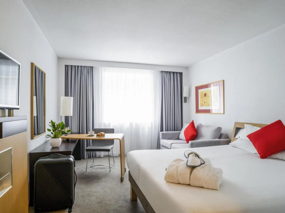 Executive Queen Room With Sofa Bed